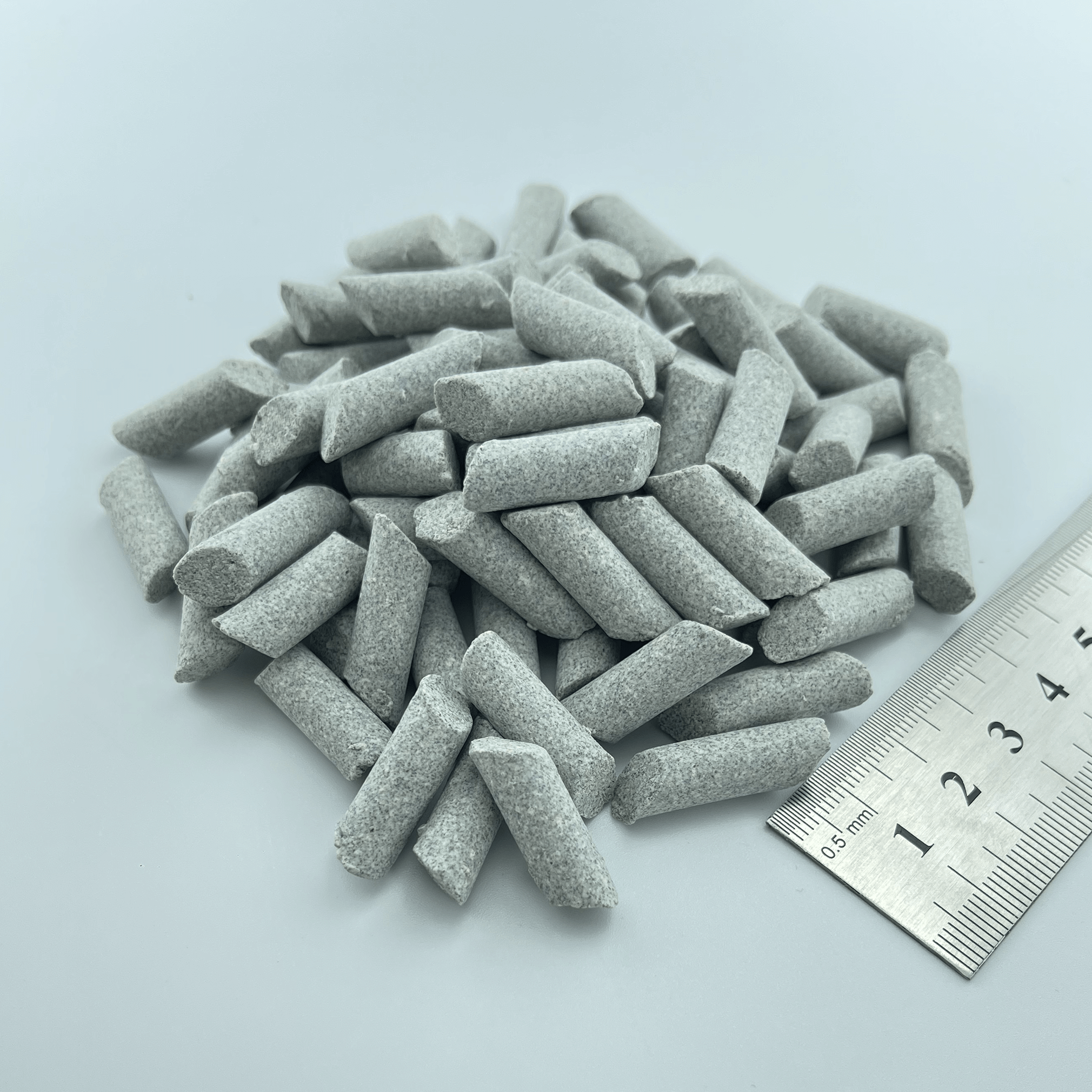 Наповнювач для віброгалтовки керамічний CY-T 8x20 мм